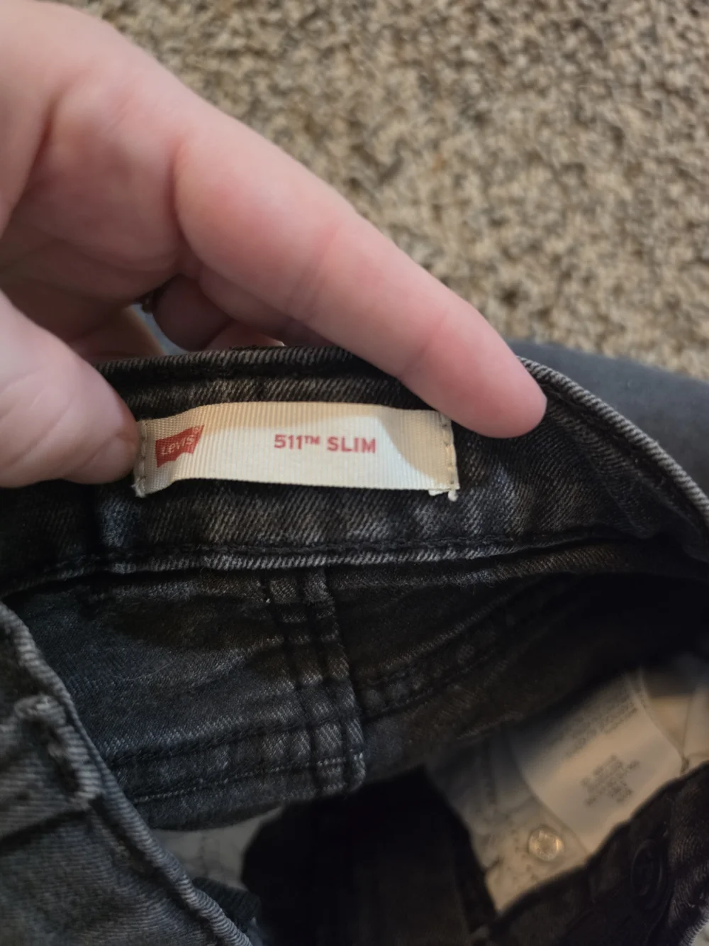 Levis durable black